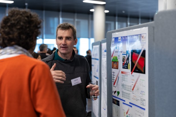 David Rousseau présente le poster de la challenge TrackML